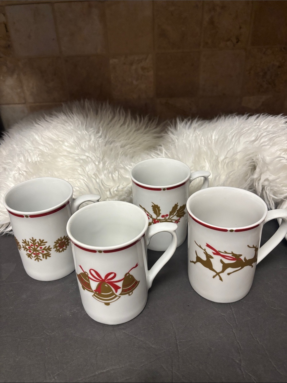 Rare Gibson Christmas Coffee Mugs Cups Winter Tidings Gold Reindeer Bells